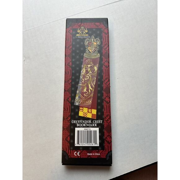 Harry Potter - Gryffindor Crest Bookmark - Picture 2 of 2